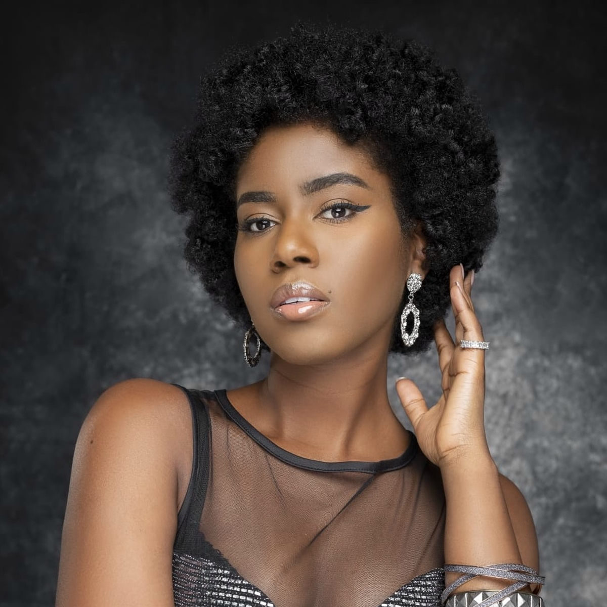 MzVee